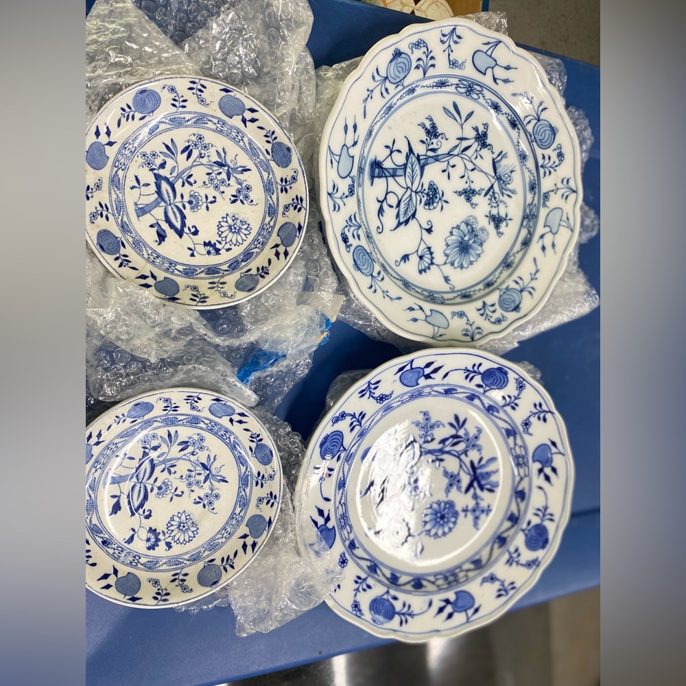 Meissen Blue and White Porcelain Dinnerware Set